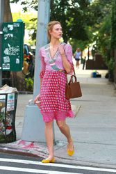 27951288_Karlie-Kloss-in-Pink-out-in-New
