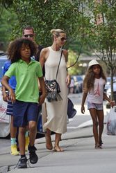 28679609_hklum180716BZNimage6.jpg