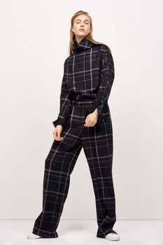 28770405_t8.jpg