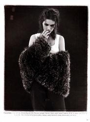 31640574_us_elle_october_1997_9.jpg