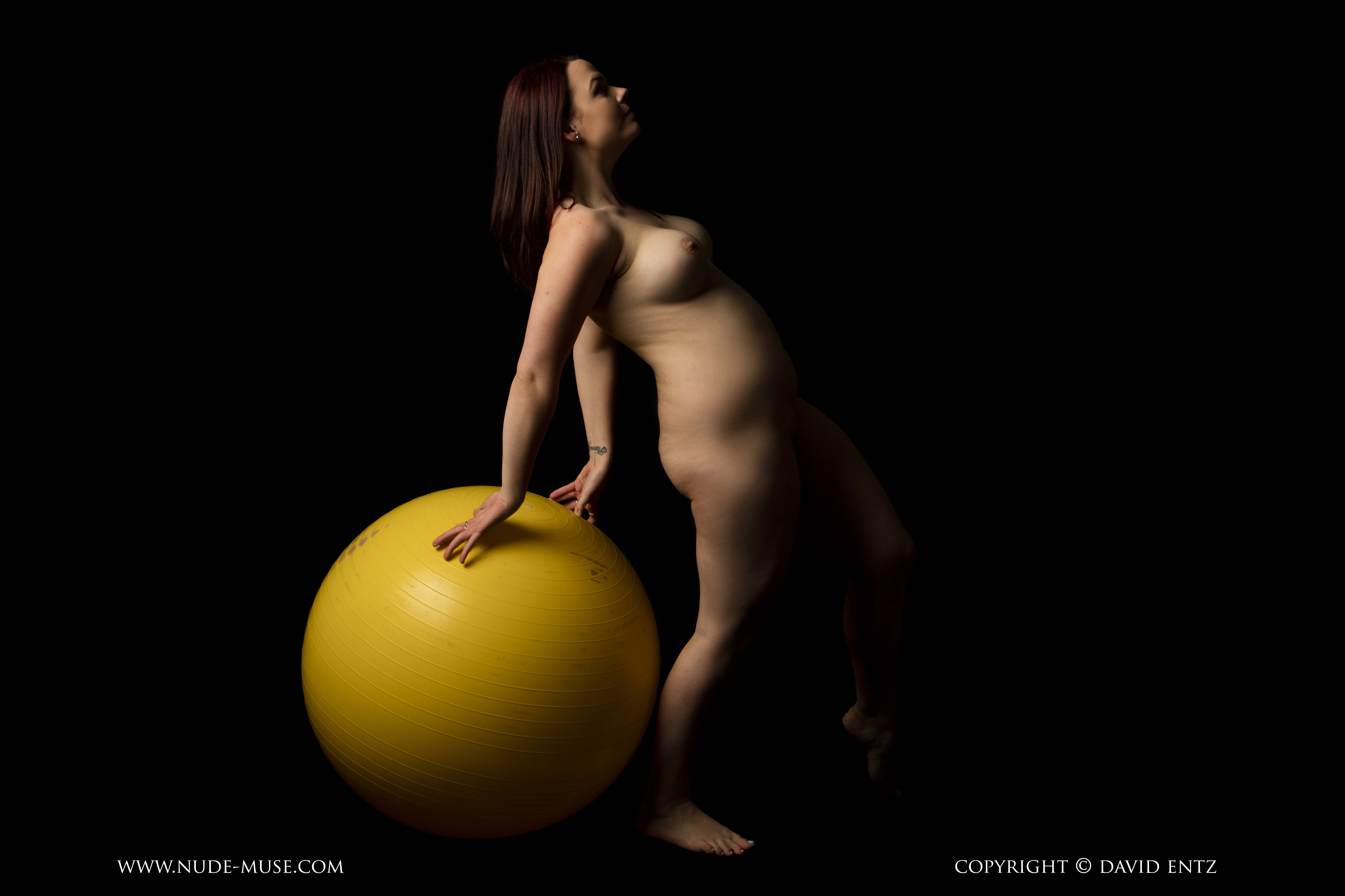 nude muse raven yellow ball 021