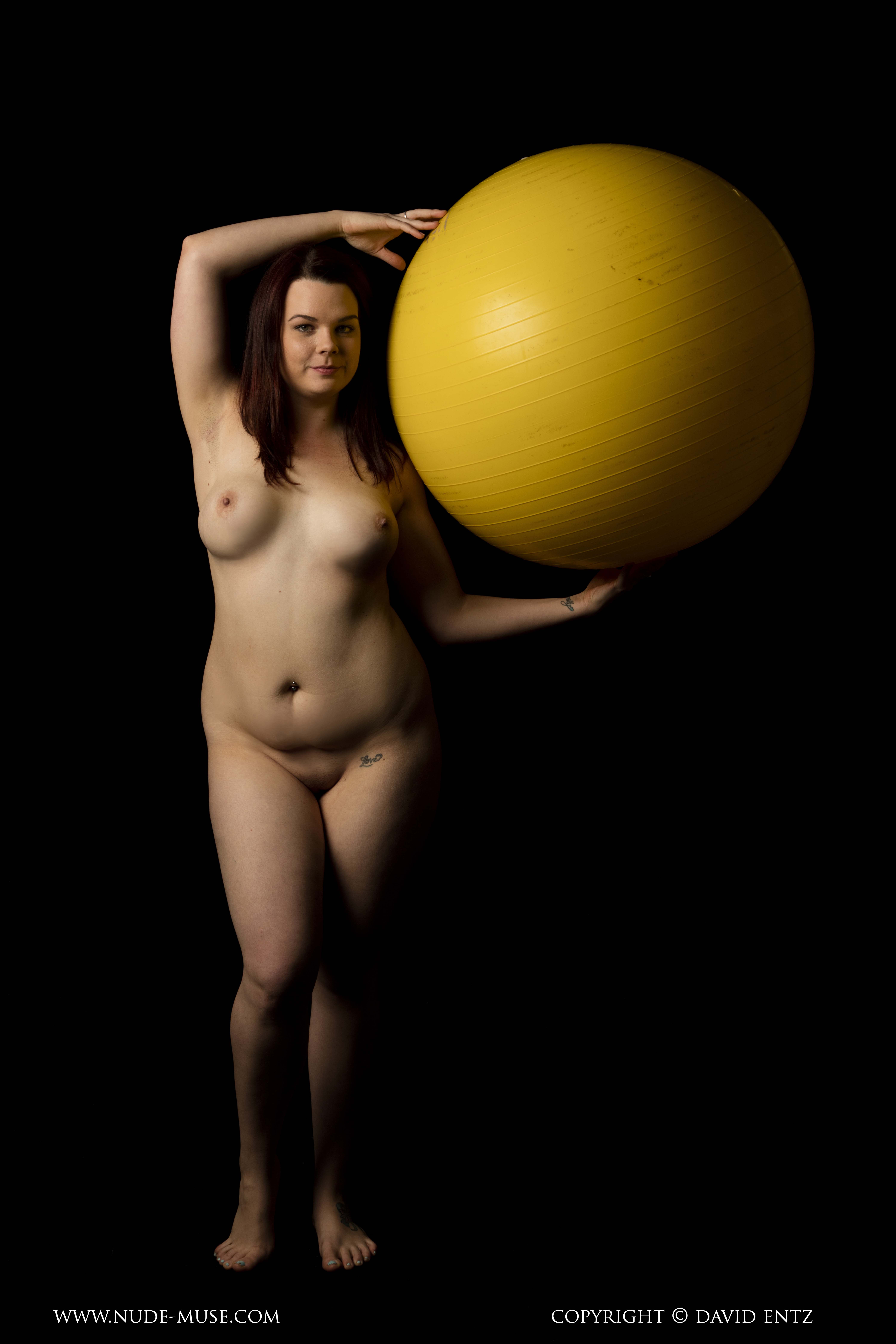 nude muse raven yellow ball 012